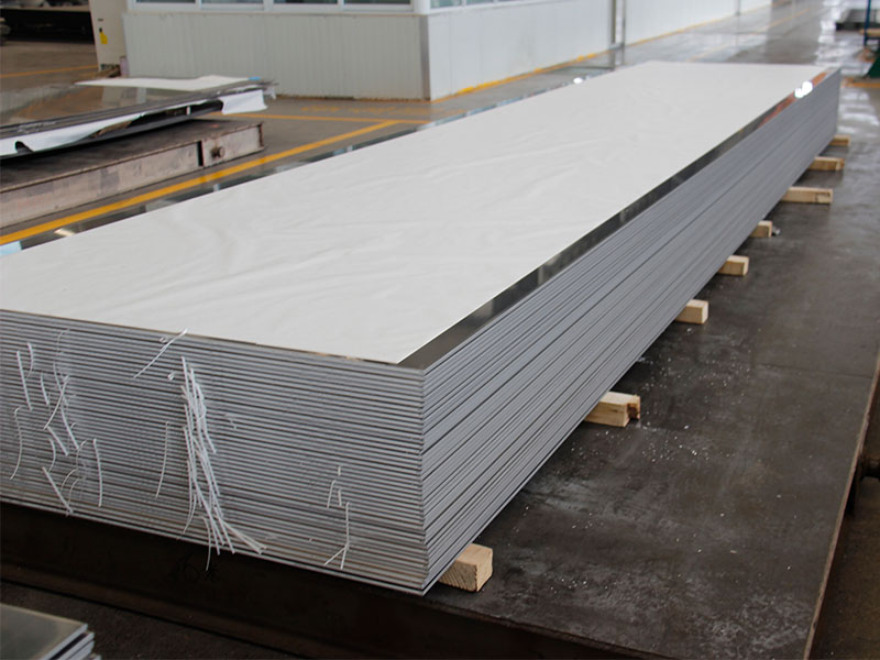 建筑用环保型材料3004铝板一吨价格多少？